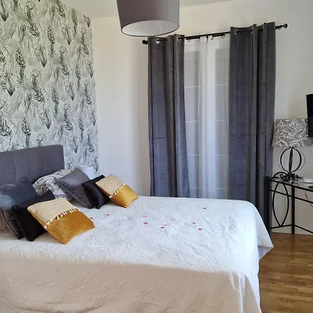 Tatil Evi L'entre Deux Eaux 'maison' Balcon 'et Jardin Reims